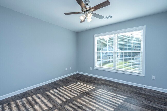 Building Photo - **COMPLETLEY RENOVATED** 4 Bed, 3 Bath Home In Summerville!!