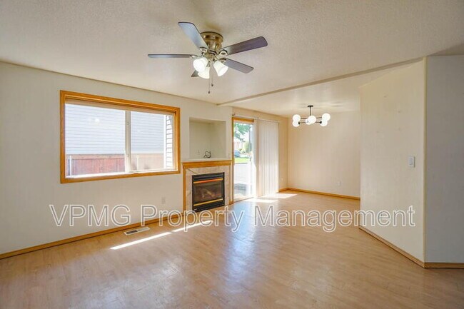 Building Photo - 5502 NE 89th Ave
