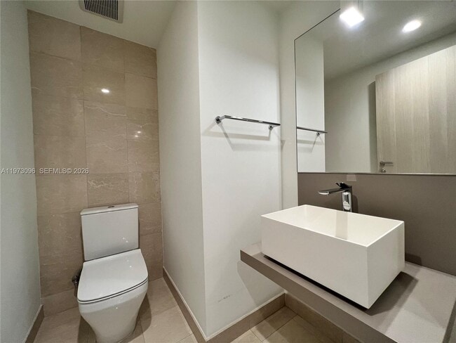 Building Photo - 1000 Brickell Plaza