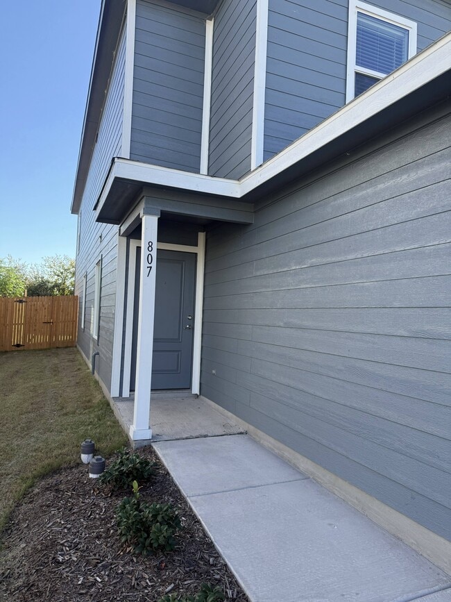 Building Photo - 807 Sandhill Crane Ln