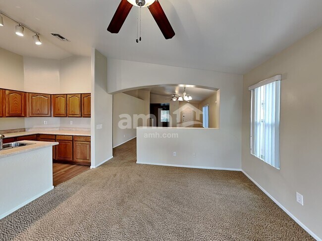 Building Photo - 11337 W Lincoln St