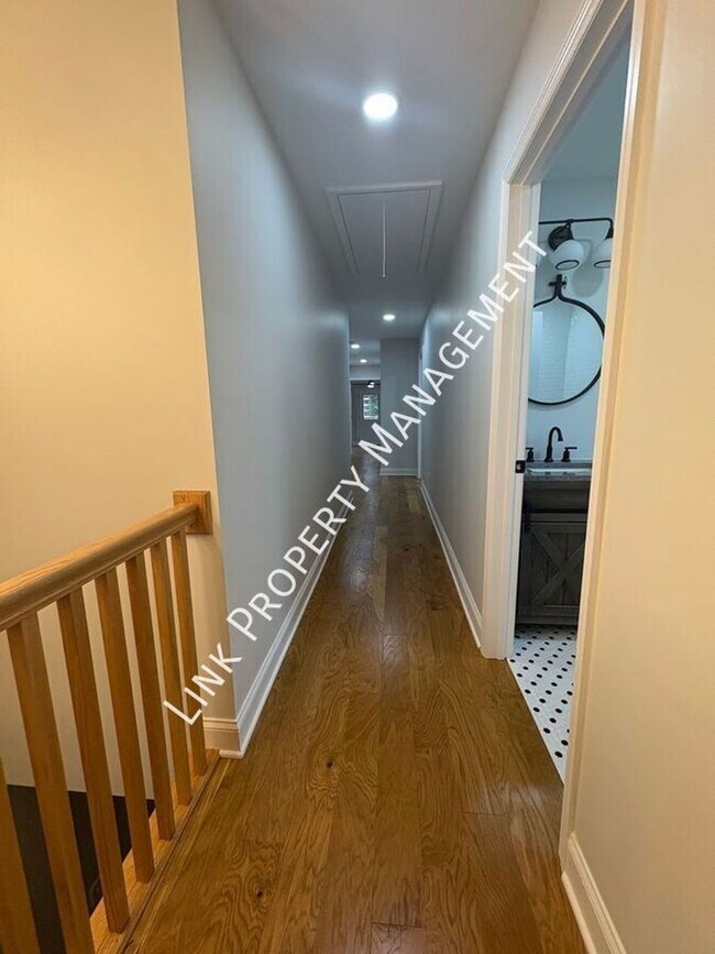 Building Photo - Sophisticated Tri-Level Home in Stuart Heights — Modern Comfort & Timeless Charming 4 bedroom 3 b...