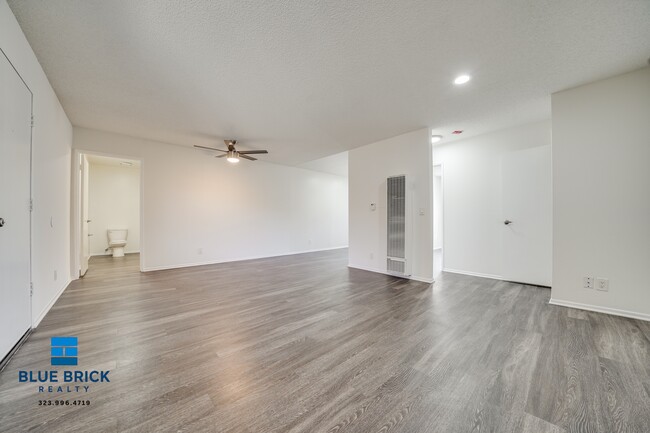 Building Photo - 5121 Klump Ave