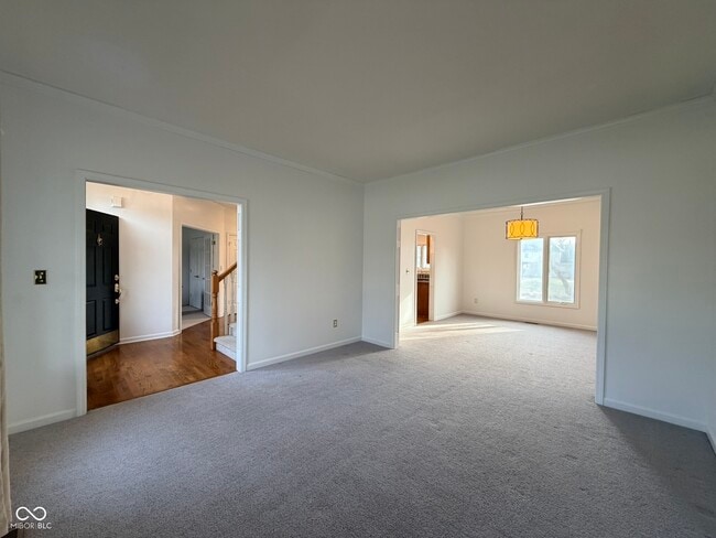 Building Photo - 1351 Woodpond N Roundabout