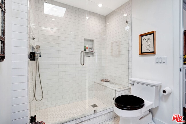 Building Photo - 3531 Wonder View Dr