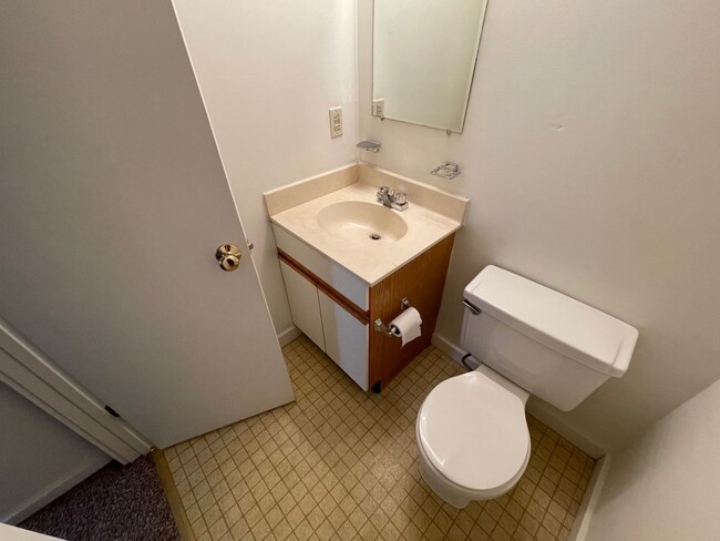 Building Photo - 1 Bedroom Apartment on Linden Ave