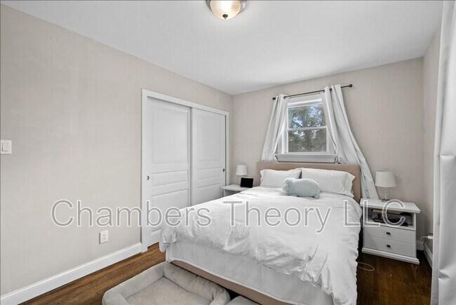 Building Photo - 12204 Bond St