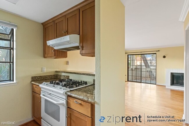 Building Photo - 2 br, 1.5 bath Condo - 824 Cedar St, Redwo...