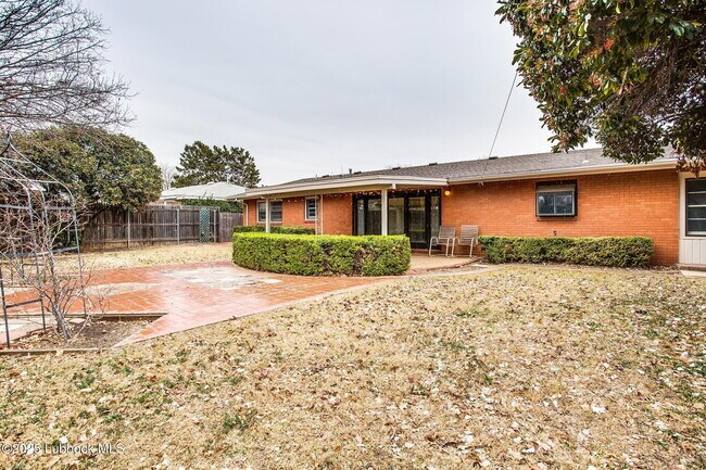 Building Photo - 3608 43rd St
