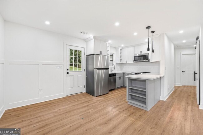 Building Photo - 2353 Clarissa Dr NW