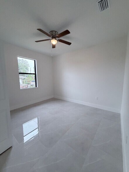 Building Photo - 4545-4547 28th St SW