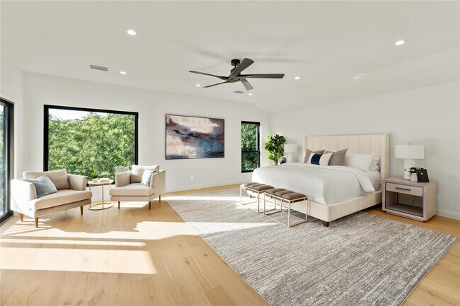 Building Photo - 620 Bermuda St