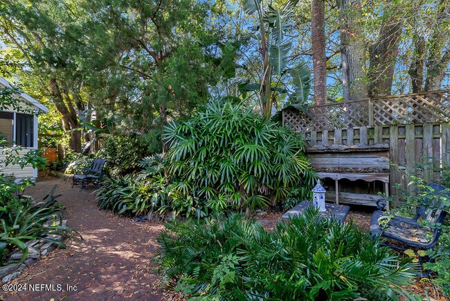 Building Photo - 68 Saragossa St