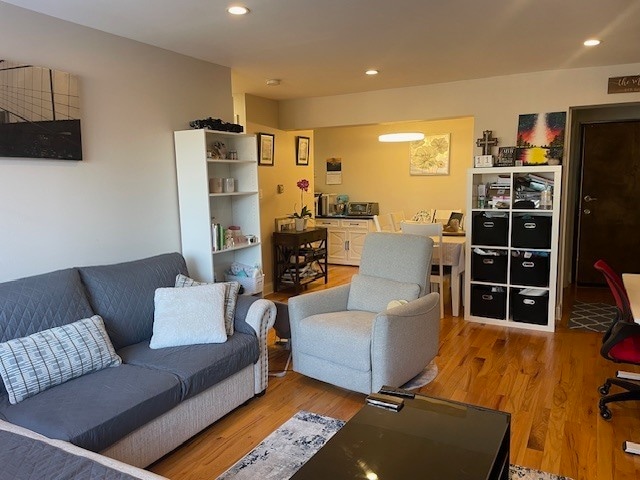 Building Photo - 5310 N Chester Ave