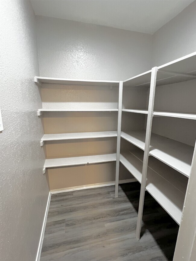 Building Photo - 6200 W Tidwell Rd