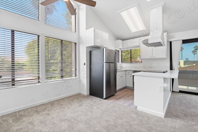 Building Photo - 315-305 Westbourne St