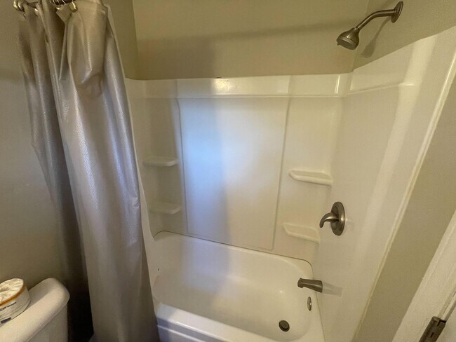 Building Photo - 105 N Garth Ave