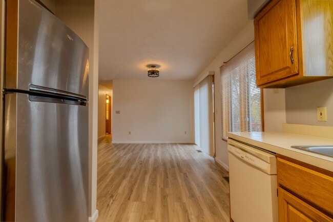 Building Photo - Bright, Beautiful, and Effortlessly Move-In Ready