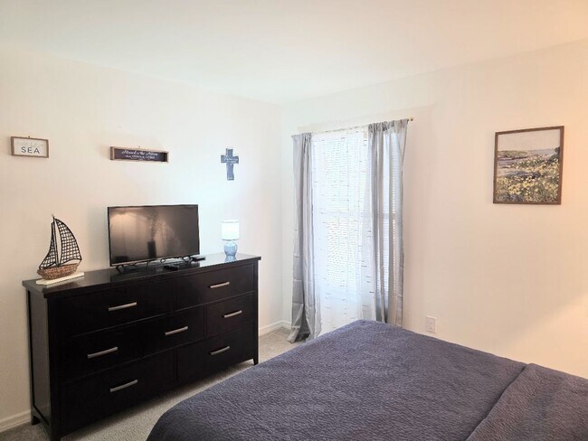 Building Photo - Charming 1-bedroom, 1-bath second-floor condo available NOW!