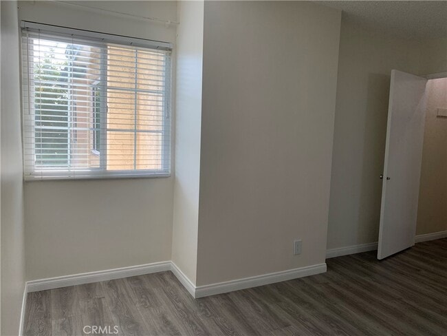 Building Photo - 656 Lemar Park Dr