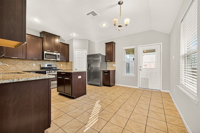 Building Photo - 7219 Victorville Dr