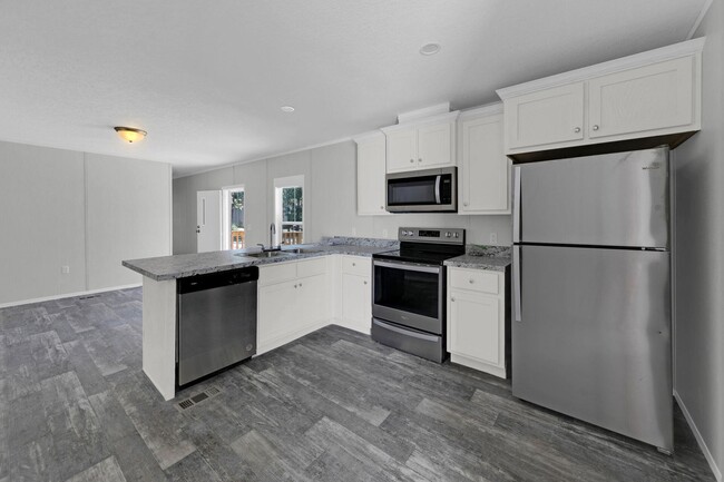 Building Photo - BRAND NEW 3 BR 2 BATH LUXURY MOBILE HOME