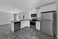 Building Photo - Newer Luxury 3-Bedroom/ 2-Bath Mobile Home