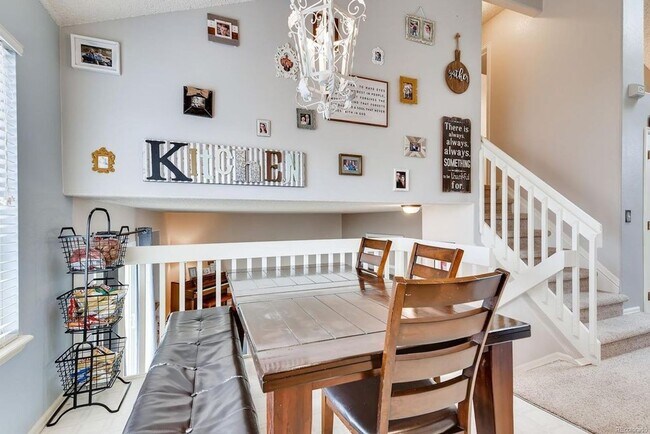 Building Photo - GREAT LOCATION! New LVP and Carpet - WON'T LAST LONG!