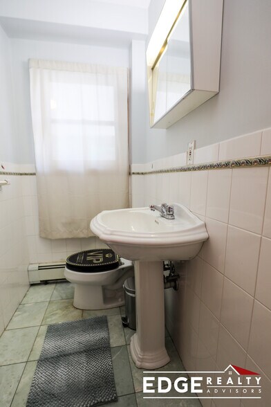 Building Photo - 42 Gerrish St