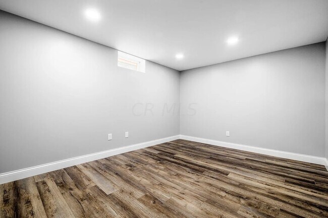 Building Photo - 2125 Scottingham Dr