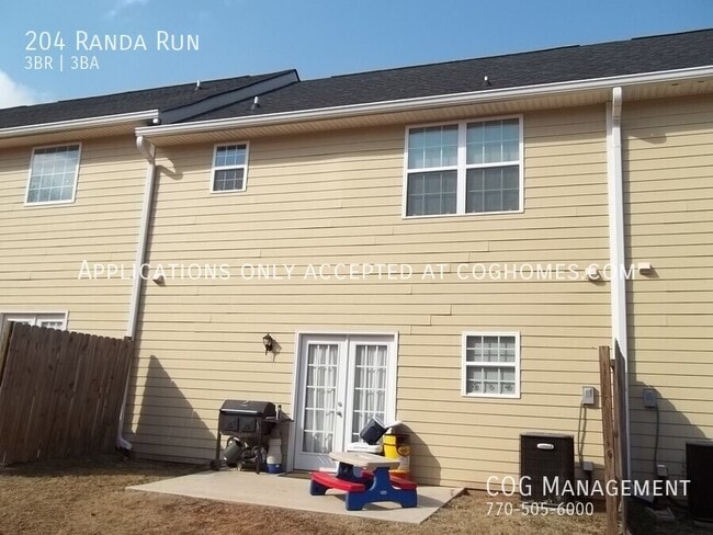Building Photo - 204 Randa Run