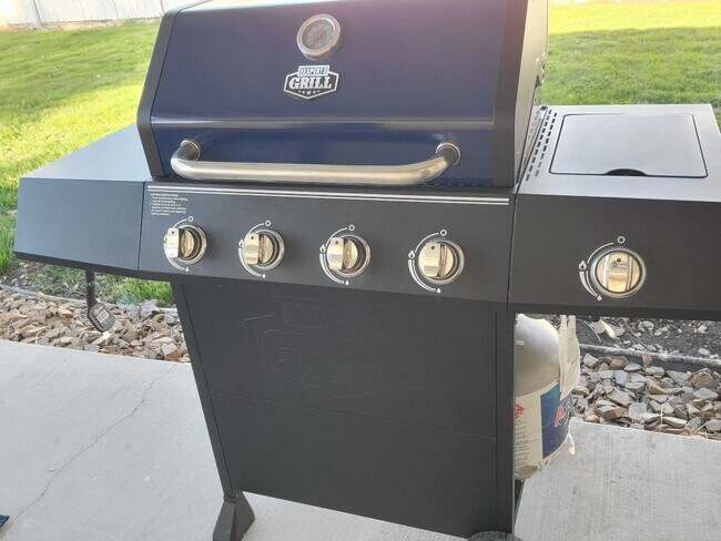 Building Photo - 505 W Spokane Ave