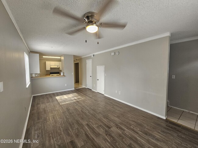 Building Photo - 2200 Marsh Point Rd