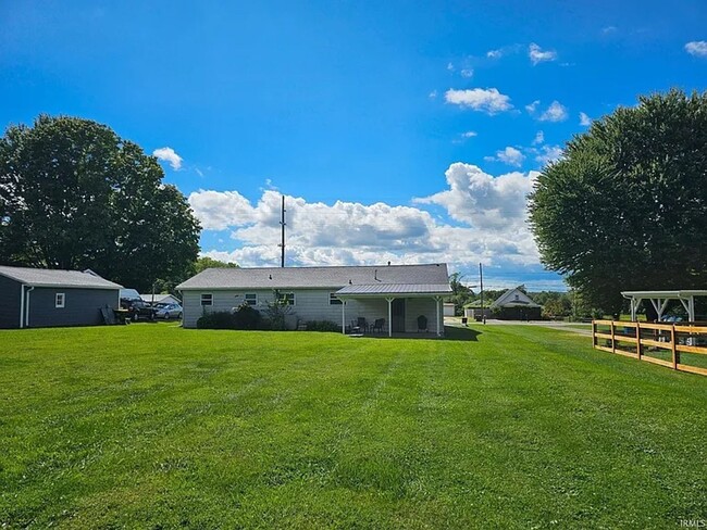 Building Photo - 3 bed, 1.5 bath home on the westside