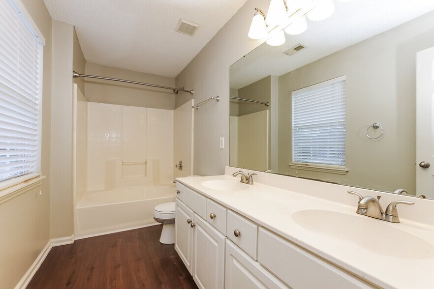 Building Photo - 9603 Mary Juan Ln