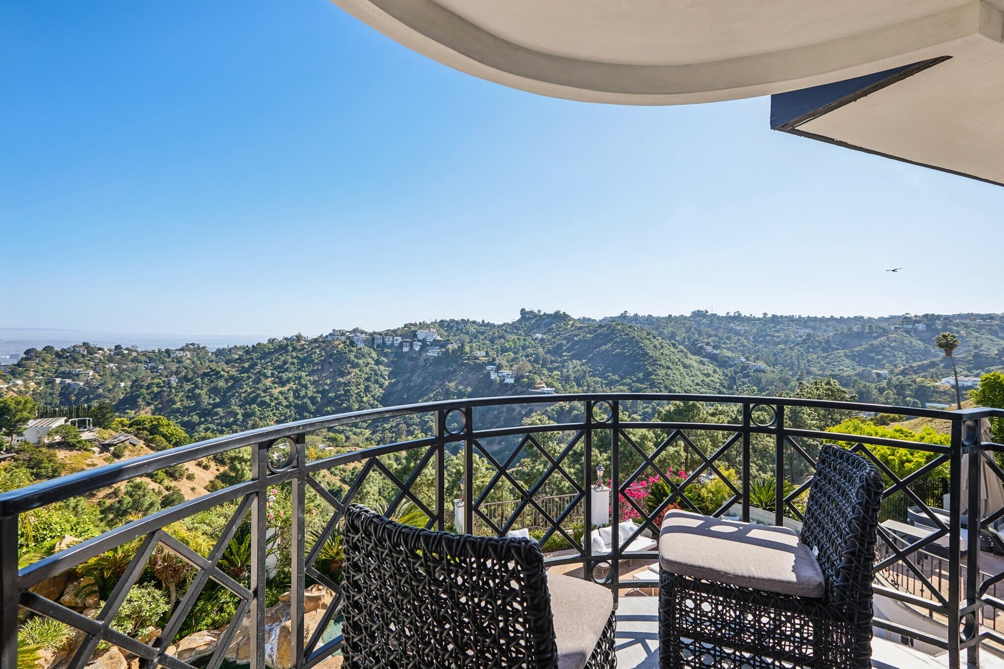 Building Photo - 2411 Mount Olympus Dr