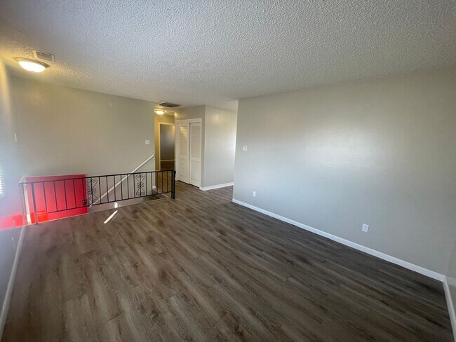 Building Photo - 1113 W Arroyo Ave