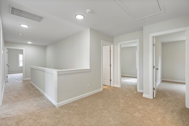 Building Photo - READY NOW! Spacious 5 bedroom w Bonus & 3.5 Bath Two Story Home on Cul-de-sac