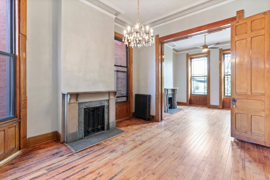Building Photo - 1512 W Jackson Blvd