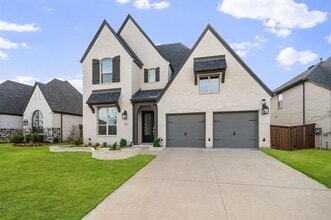 Building Photo - 8213 Legacy Oak Dr