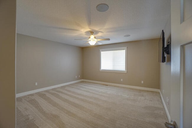 Building Photo - BEAUIFUL RAMBLER IN SOUTHVIEW HEIGHTS