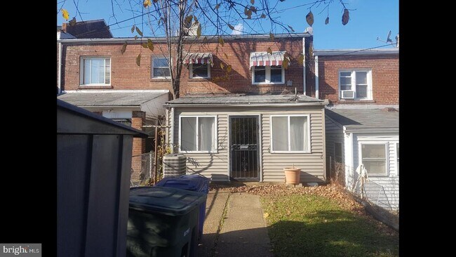 Building Photo - 1143 19th St NE