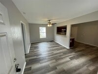 Building Photo - 1708 W 5th St