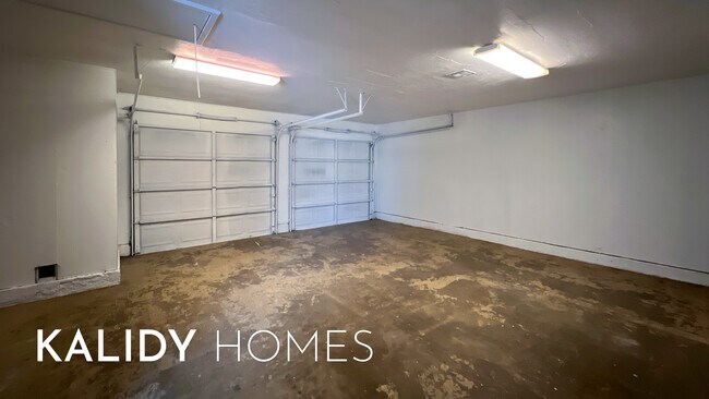 Building Photo - 2825 SW 76th St