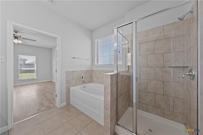 Building Photo - 715 Wyndham Hill Pkwy