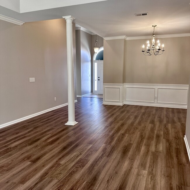 Building Photo - 384 Savannah Cir