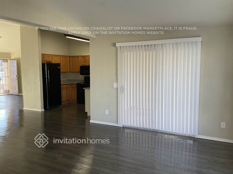 Building Photo - 8632 W Townley Ave