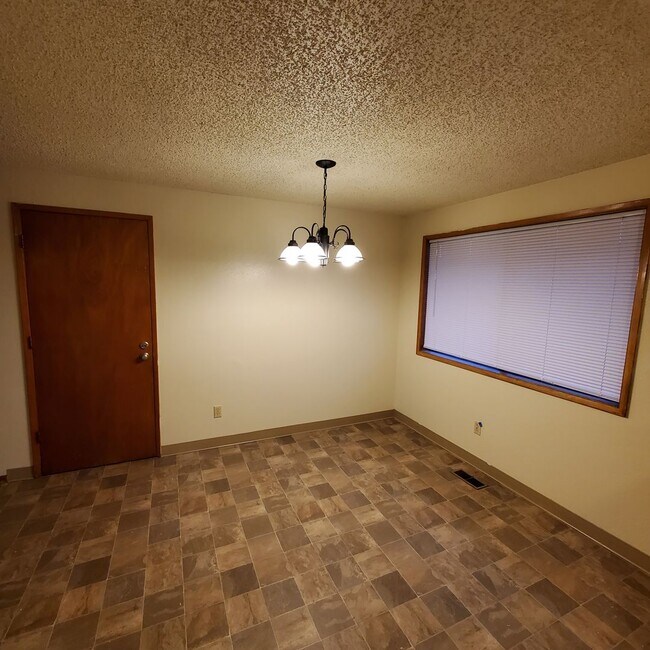 Building Photo - Jefferson Street Duplex