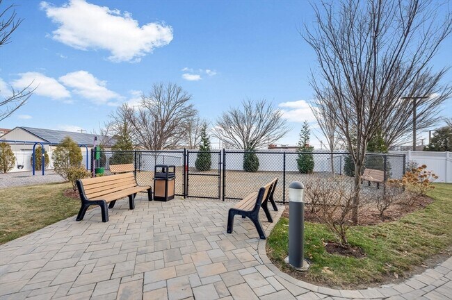 Building Photo - 320 Middlesex Ave