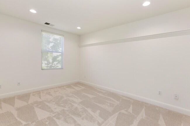 Building Photo - 4365 Bel Air Dr